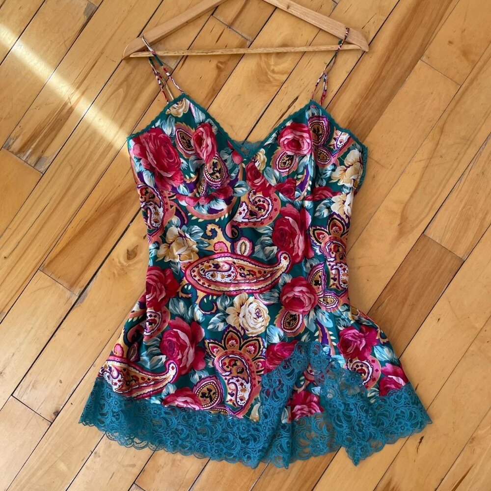 Vintage Victoria Secret-Esque Vintage 2pc Slip + Robe Silky Flora